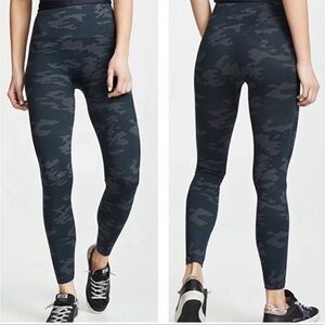 SPANX Seamless Black Camo Leggings Black Shapewear Size M